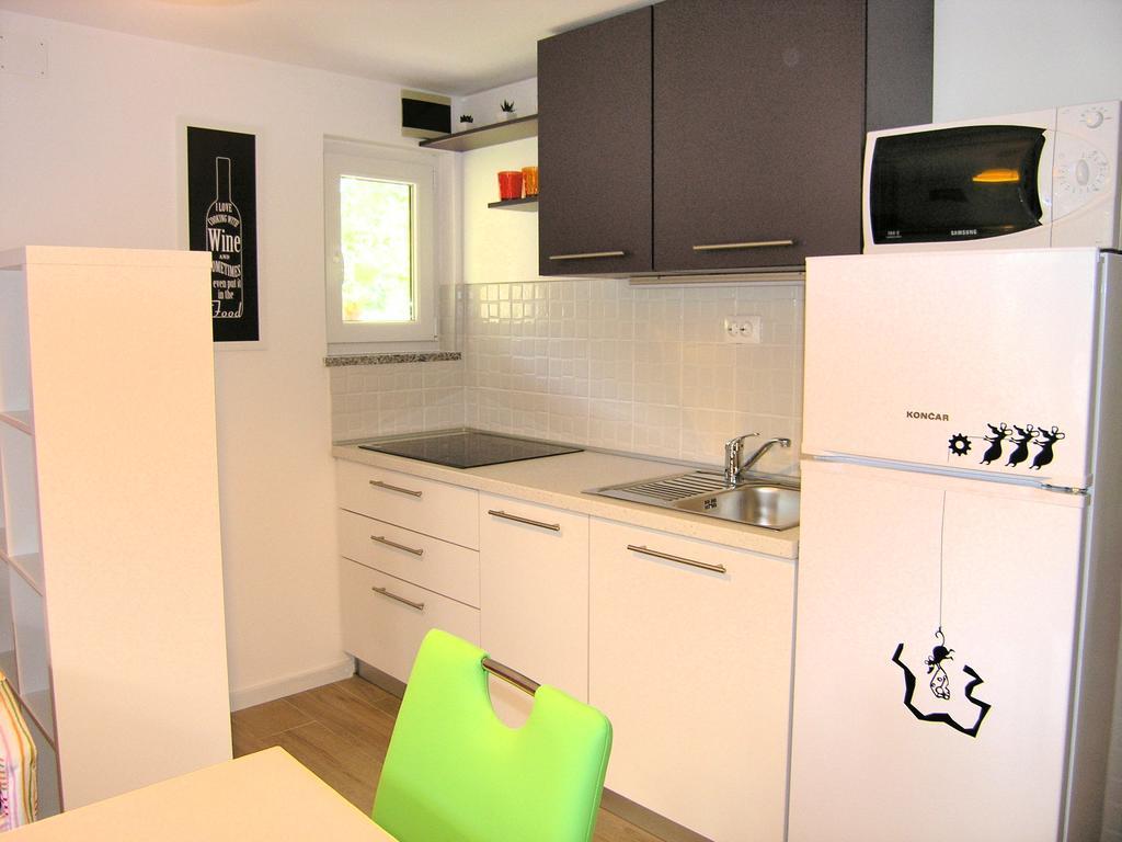 Apartments Ines Krk Town Eksteriør bilde