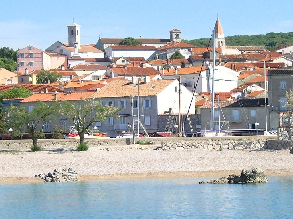 Apartments Ines Krk Town Eksteriør bilde